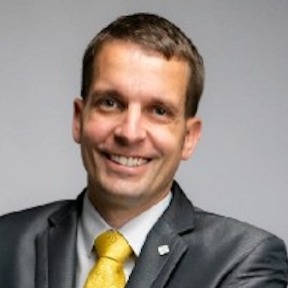     Vonnák Péter
