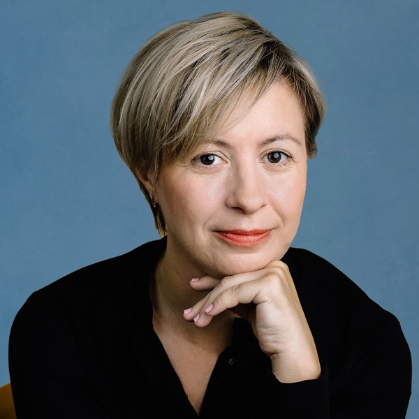     Híves Beáta
