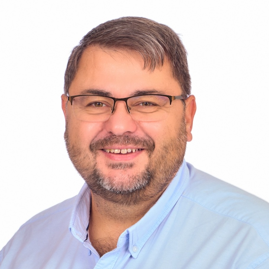     Molnár Zoltán
