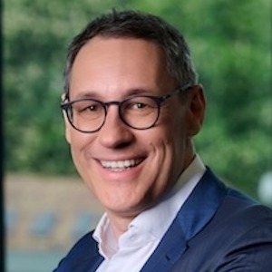     Málnay B. Levente
