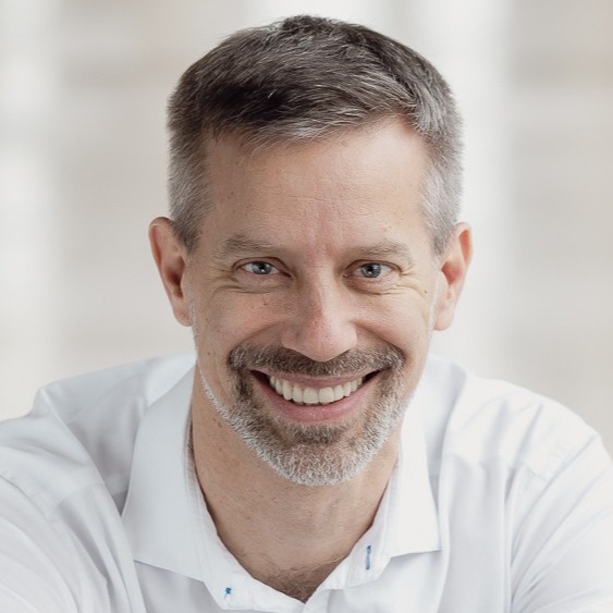     Kosztolánczy Gábor
