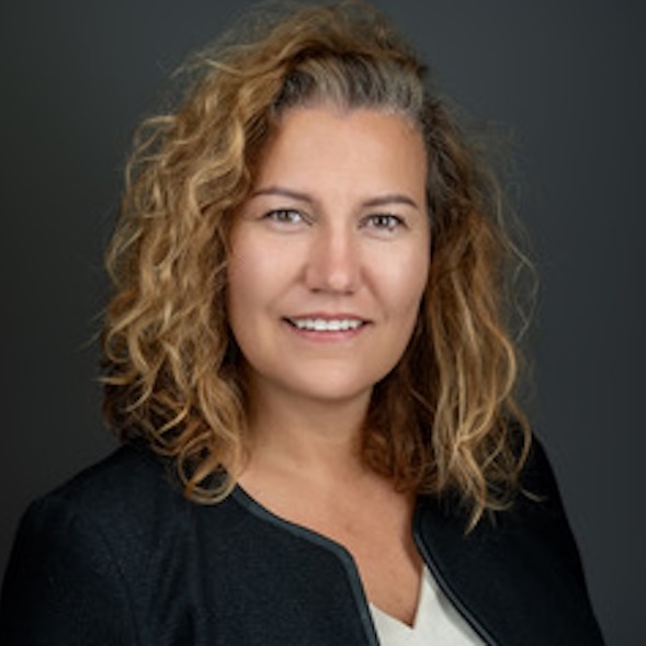     Szalma Rita
