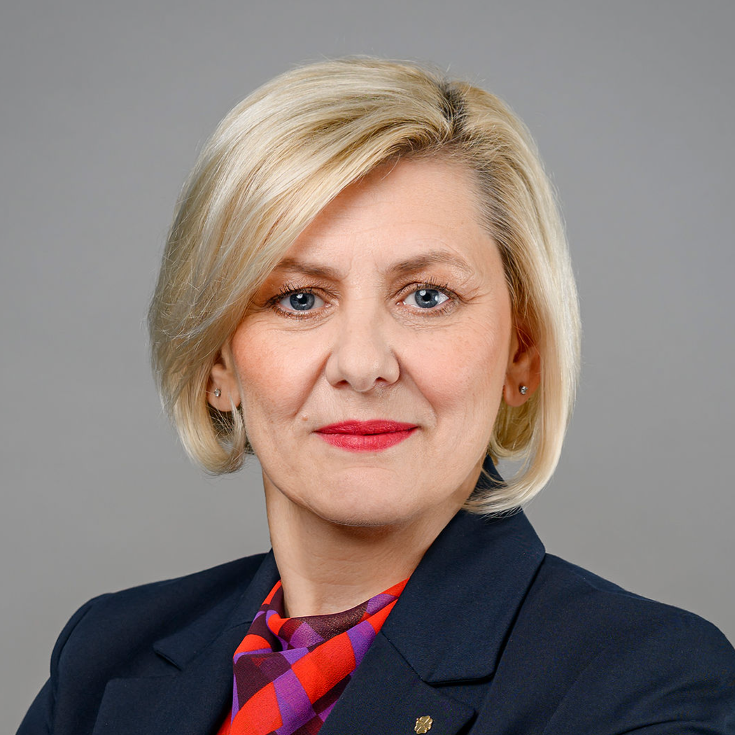     Panulin Ildikó
