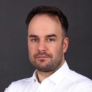     Fuchs Gábor
