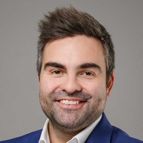     Szász Tamás

