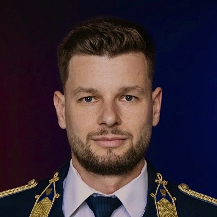     Boross Tamás
